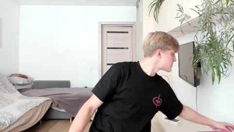 Sam online show from October 8, 8:53 am