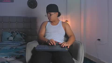 samxx_muscle online show from December 3, 2:07 pm