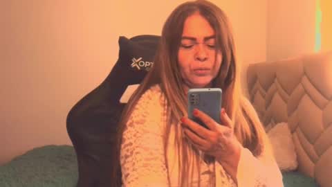 Sanddi  online show from March 28, 5:03 pm