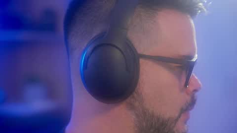 Sanders online show from April 11, 3:11 am