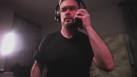 Sanders online show from February 20, 5:07 am