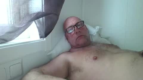 sandnesrune523 online show from March 9, 8:52 am