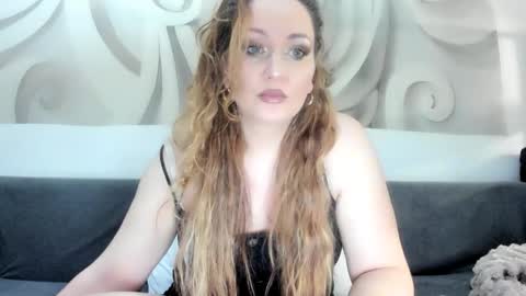 dont forghet to thumbs up if you like my show online show from December 19, 11:44 pm