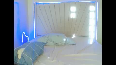 Sandy online show from November 29, 2:25 pm