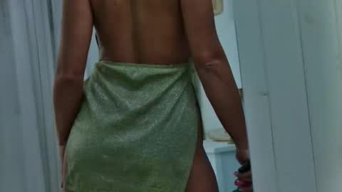 Snapshot of sandrasilverx chatting on October 8, 6:14 pm Sandra online show from October 8, 6:14 pm