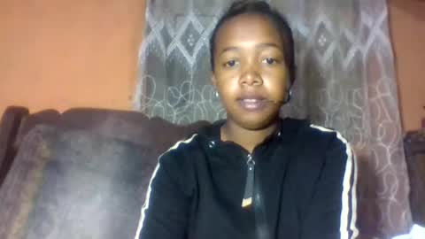 sandriana26 online show from April 3, 5:47 am