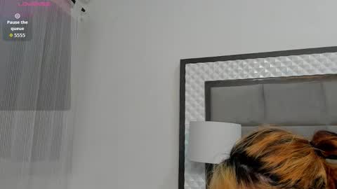 Sandy Houston  online show from February 15, 1:32 pm