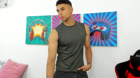 Maximo Santana online show from April 1, 1:01 pm