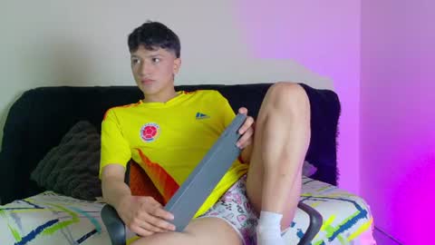 santi online show from June 29, 8:19 pm