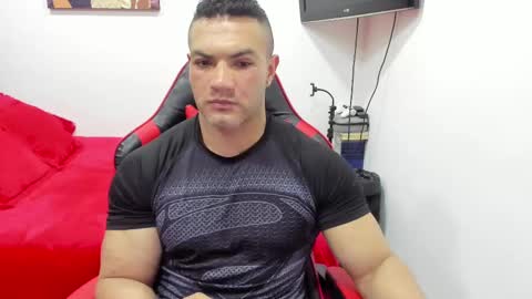 santi_pastori online show from October 4, 7:44 pm