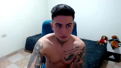 Snapshot of santi_ss chatting on October 26, 5:01 pm santi_ss online show from October 26, 5:01 pm