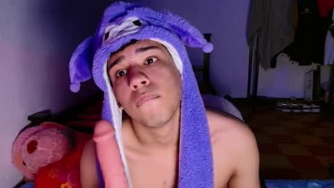 santi online show from April 15, 2:15 am