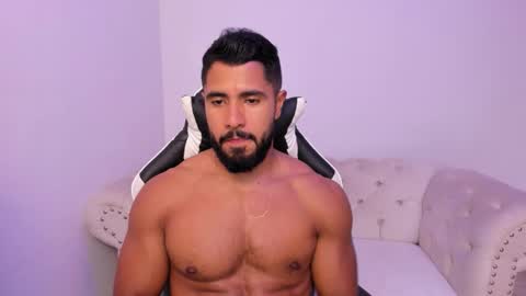 santiago_huntt online show from February 26, 8:56 pm