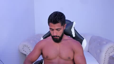 santiago_huntt online show from November 8, 2:31 pm
