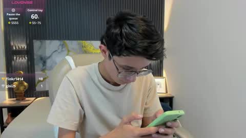 Snapshot of santiago_russo18 chatting on October 13, 2:52 pm santiago_russo18 online show from October 13, 2:52 pm