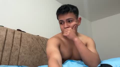santiagomg_ online show from July 9, 6:56 pm