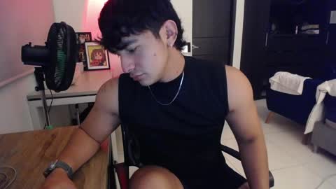 santii_jr online show from April 20, 11:52 pm