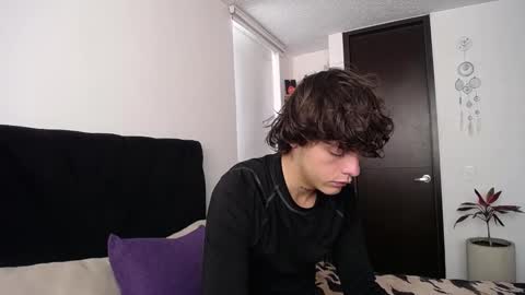 Santii online show from March 11, 1:01 pm