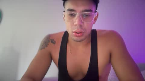 santoxxxkinney online show from February 1, 6:05 pm