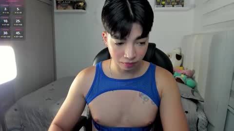 Mr. Santiago online show from December 4, 1:44 pm