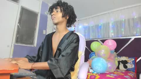 santy online show from December 17, 12:12 pm