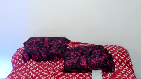 santy_of1 online show from May 8, 2:12 pm