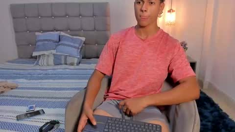Snapshot of santy_stump chatting on October 4, 9:12 pm santy_stump online show from October 4, 9:12 pm