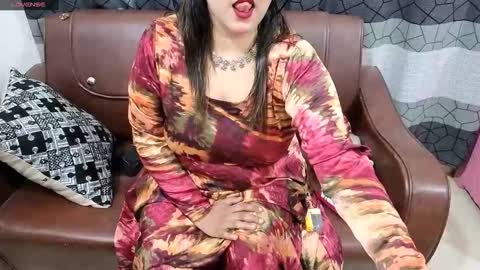 sanviqueen online show from November 24, 7:01 pm