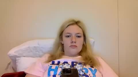 sara9920 online show from April 10, 4:33 pm