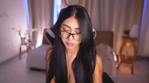 Sara  online show from February 12, 3:49 pm