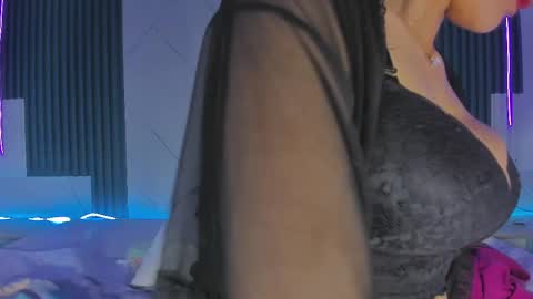Snapshot of sara_allenx chatting on September 18, 7:51 pm sara allenx online show from September 18, 7:51 pm