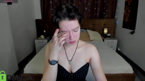 Sarah online show from November 30, 1:01 am