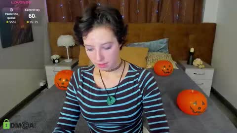 Sarah online show from October 25, 4:35 am