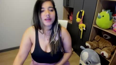 Snapshot of sara_lizcano chatting on October 17, 11:25 am sarah  LIZCANO....... online show from October 17, 11:25 am