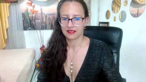 Sara online show from February 21, 10:15 pm