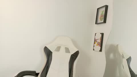 Sara online show from March 27, 4:08 pm