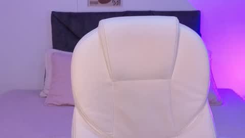 sara  online show from October 1, 1:21 pm