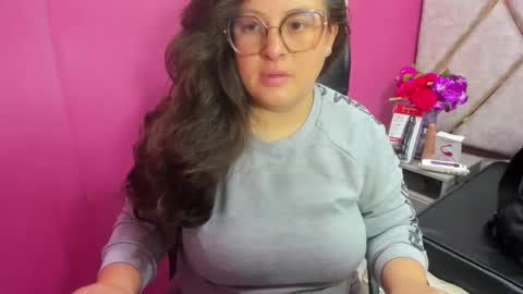 sara_thonson_ online show from March 31, 3:29 am