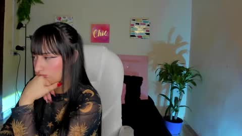 Sarah Ramirez online show from February 26, 2:59 pm