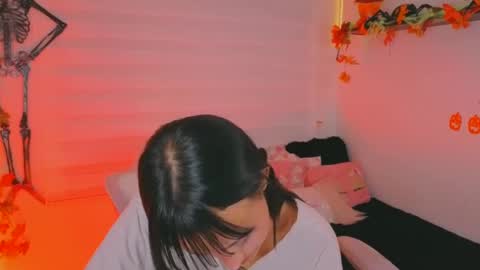 Sarah Ramirez online show from October 16, 3:50 am