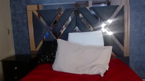  Sarah online show from February 4, 7:51 am