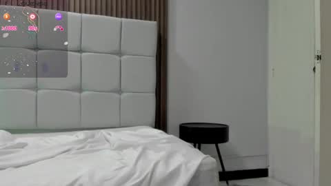   online show from March 4, 10:02 am