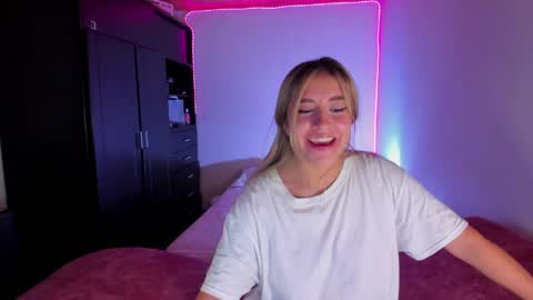 saradiazxxx online show from April 11, 5:01 am