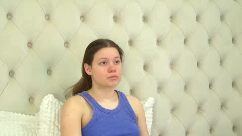 Sara online show from April 22, 5:36 am