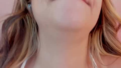 Sarah Bonneth online show from June 3, 2:33 pm