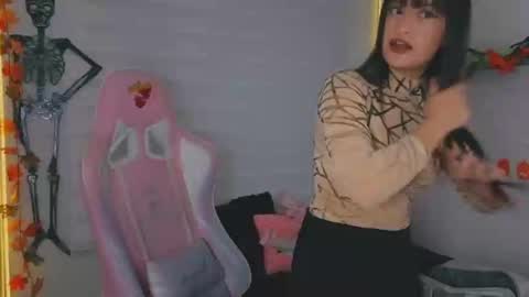 Sarah Ramirez online show from October 21, 3:33 am