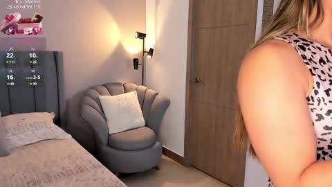 sarah_rayy online show from February 22, 1:11 am