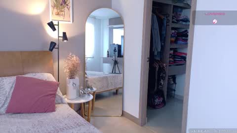 sarah_rayy online show from November 9, 5:05 pm