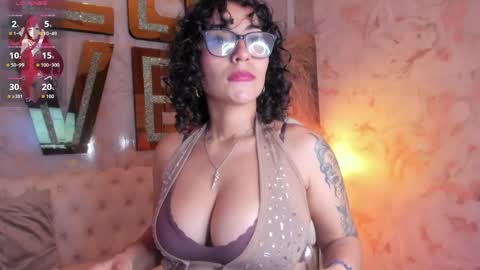 Sarah online show from June 5, 2:07 am
