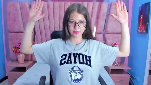 Sarah online show from February 28, 5:04 pm